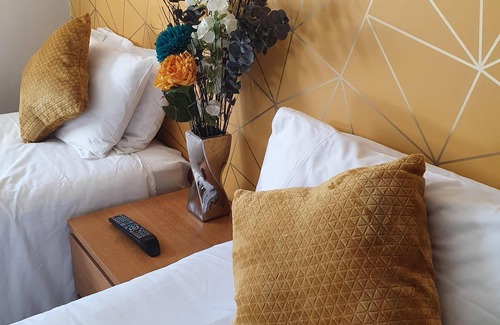 East Harling Bed & Breakfast | Twin room at The Nags Head