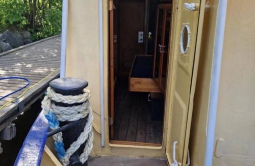 Sodertalje Boat Rental | Twin Room with Lake View Yacht