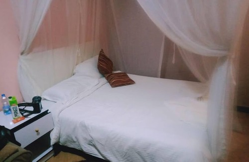 Naivasha Hotel | Twin Spot Guest House Naivasha