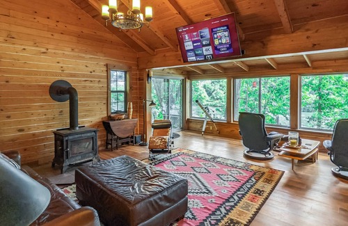 Boswell Villa | Twin Springs Cabin on White River - fiber internet