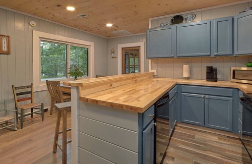 Pittman Center Cottage | Twin Trees: Charming Family Getaway in the Smokies