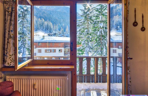 Champoluc Apartment | Twins Champoluc - a few minutes on foot from the ski resort, for 5 people, in town centre
