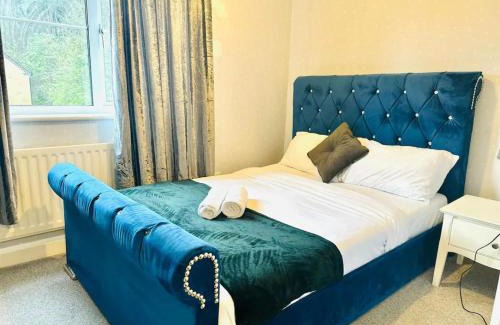 Rochester House | Twist of Tranquility in Rochester