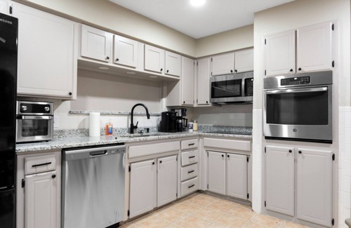 North Richland Hills House | Two Adjacent Houses with a Private Pool