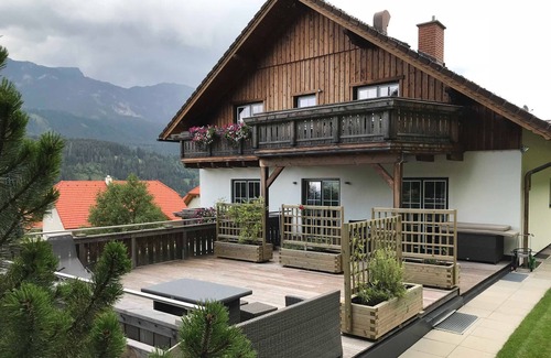 Haus im Ennstal Apartment | Two apartments with terrace and balcony Bedroom 1 - Apparthaus Sonnenberg