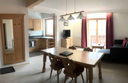 Haus im Ennstal Apartment | Two apartments with terrace and balcony Bedroom 1 - Apparthaus Sonnenberg
