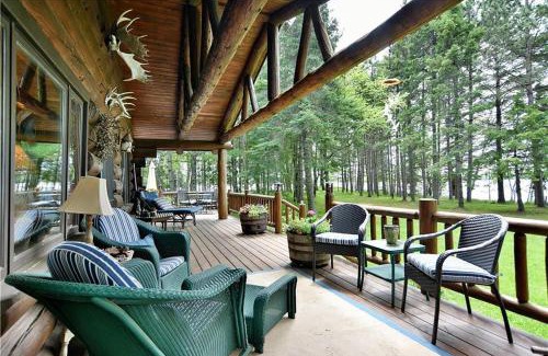 Hayward House | Two Bear Lodge on Lost Land Lake