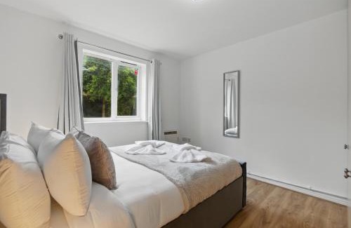 Custom House Apartment | Two Bed Serviced Apartment