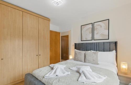 Custom House Apartment | Two Bed Serviced Apartment