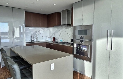 District of North Vancouver Apartment | Two Bedroom & 2Bathroom luxury apartment panorama views , city, ocean