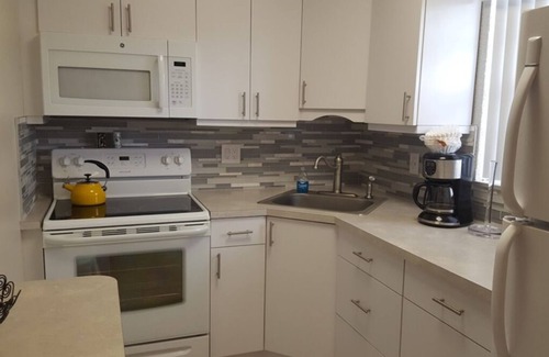Hillsboro Beach Apartment | Two Bedroom Apartment #206/208