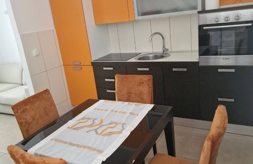 Drasnice Apartment | Two bedroom apartment near beach Drašnice, Makarska (A-23854-a)