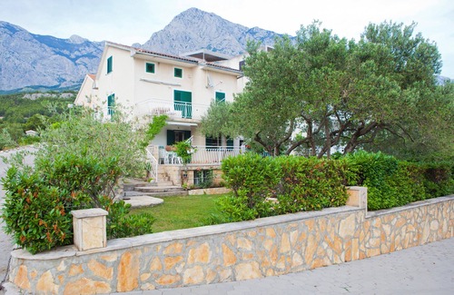 Promajna Apartment | Two bedroom apartment with terrace and sea view Promajna, Makarska (A-2588-b)