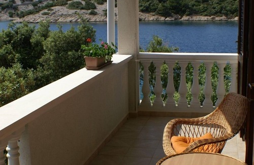 Simuni Apartment | Two bedroom apartment near beach Šimuni, Pag (A-236-d)