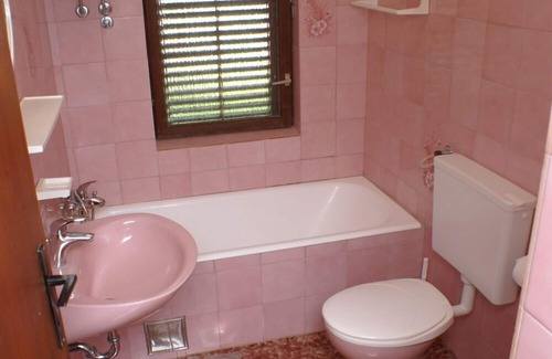 Simuni Apartment | Two bedroom apartment near beach Šimuni, Pag (A-236-d)