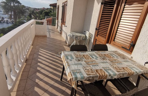 Rab Apartment | Two bedroom apartment near beach Barbat, Rab (A-4975-a)