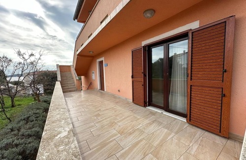 Bozava Apartment | Two bedroom apartment with terrace and sea view Božava, Dugi otok (A-23903-a)