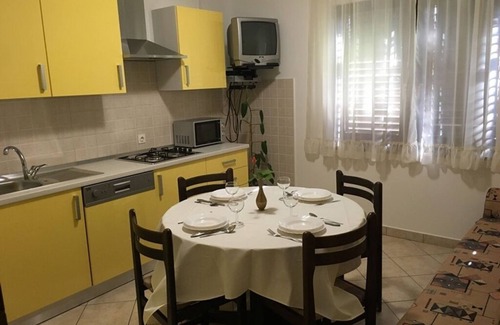 Tribulje Apartment | Two bedroom apartment with terrace and sea view Tribulje, Krk (A-5438-a)