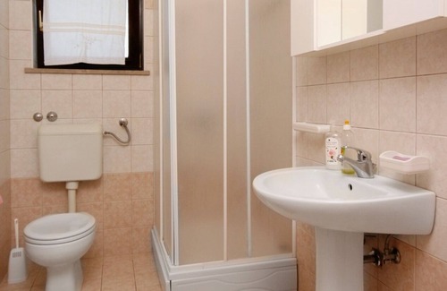 Tribulje Apartment | Two bedroom apartment with terrace and sea view Tribulje, Krk (A-5438-a)