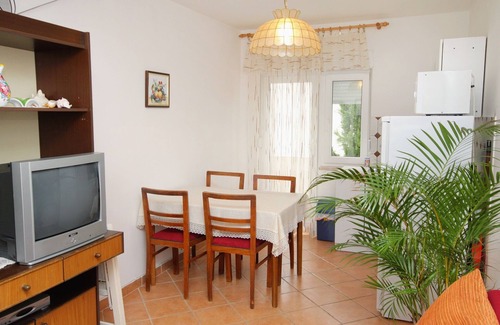 Klanfari Apartment | Two bedroom apartment with balcony and sea view Dramalj, Crikvenica (A-5519-a)
