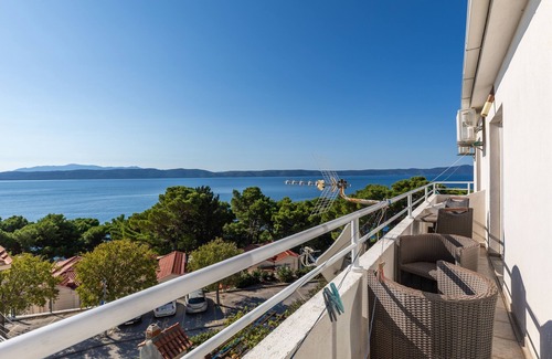 Igrane Apartment | Two bedroom apartment with balcony and sea view Igrane, Makarska (A-22690-b)