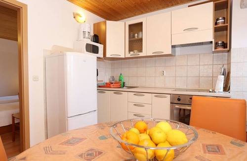Kuciste Apartment | Two bedroom apartment with terrace and sea view Kučište - Perna, Pelješac (A-10143-a)