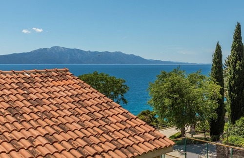 Brist Apartment | Two bedroom apartment with terrace and sea view Brist, Makarska (A-22463-c)
