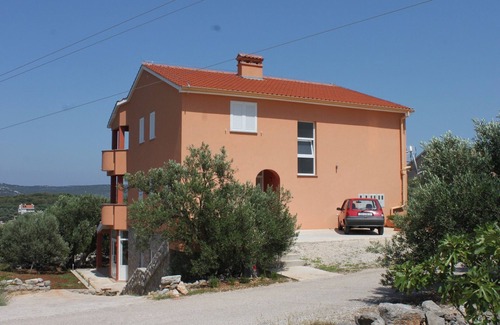 Bozava Apartment | Two bedroom apartment with terrace and sea view Božava, Dugi otok (A-8098-a)