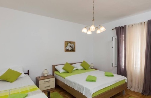 Banici Apartment | Two bedroom apartment with terrace Banići, Dubrovnik (A-20633-a)