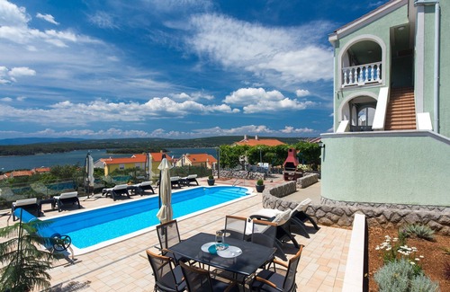 Punat Apartment | Two bedroom apartment with balcony and sea view Punat, Krk (A-5345-b)