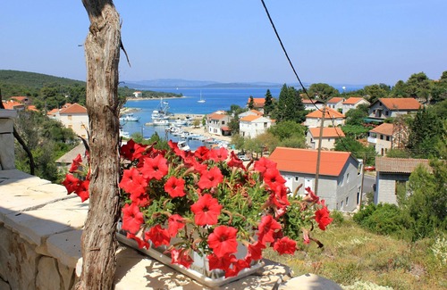 Zman Apartment | Two bedroom apartment with terrace and sea view Žman, Dugi otok (A-887-a)