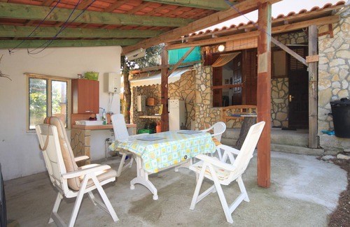 Rukavac Apartment | Two bedroom apartment with terrace Rukavac, Vis (A-8864-a)
