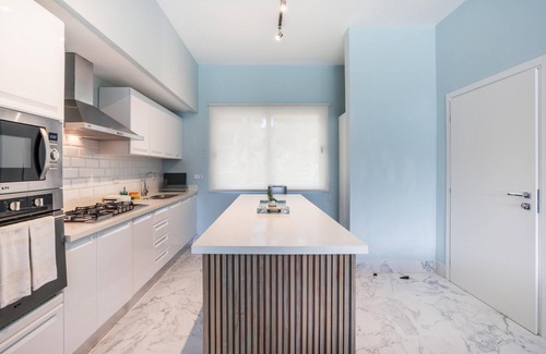 Las Terrenas Apartment | Two-bedroom apt With Pool View bbq in Lake View