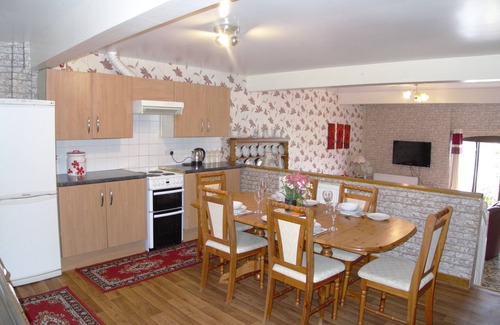 Llandwrog Cottage | Two Bedroom Cottage, Outside Caernarfon