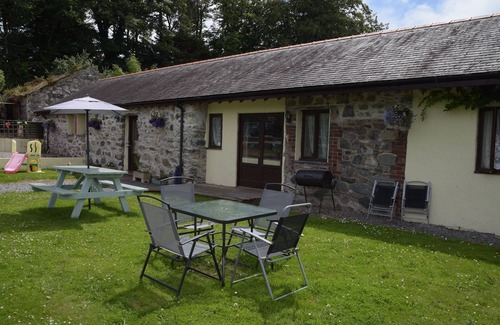 Llandwrog Cottage | Two Bedroom Cottage, Outside Caernarfon