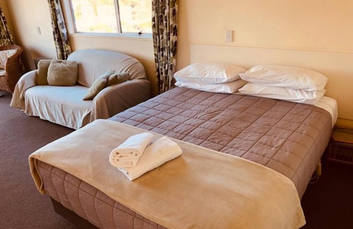 Ostend Apartment | Two Bedroom Family Unit, with Sea View and 5 beds