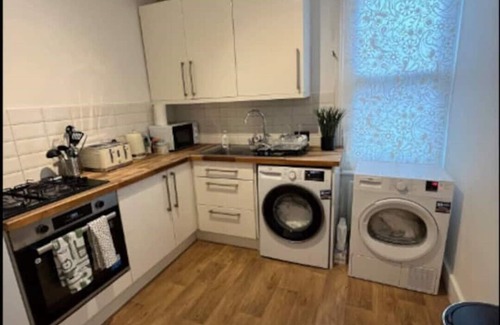 Graveney Apartment | Two Bedroom Flat in London