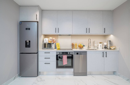 Fryent Apartment | Two bedroom flat with garden