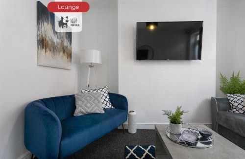 Chesterfield House | Two Bedroom House By Littlepiggyrentals Short Lets & Serviced Accommodation Chesterfield Central With Free Parking