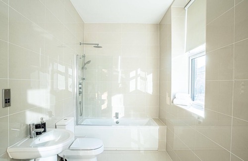 Ipswich Apartment | Two Bedroom Ipswich Luxury Retreat Self Check-in