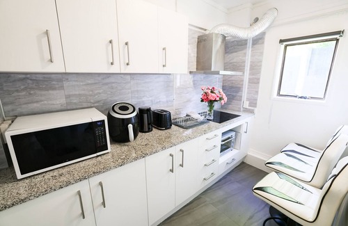 Northcote House | Two Bedroom Unit with Pool View & Private Bathroom &Kitchen