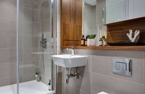 Canary Wharf Apartment | Two bedroom with two king size bed