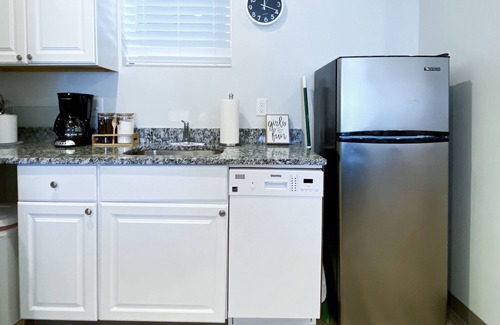 Maxwell Condo | TWO Condos! Side by Side Curated Suites! Sleeps 18! Parking!