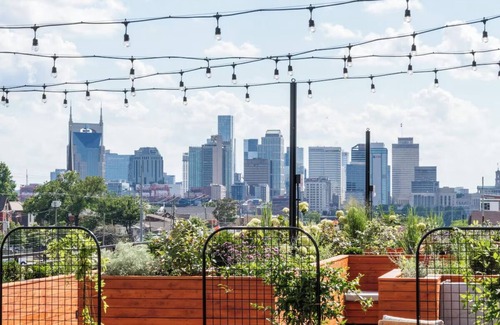 East Nashville House | Two Double Room at Waymore’s w/Rooftop Bar and 1 Mile from Nissan Stadium