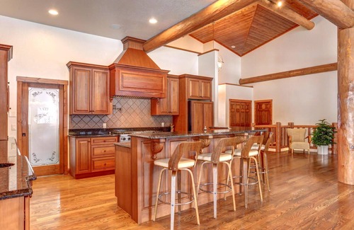 Nemo Villa | Two fireplaces! Nemo Winter Lodge Sleeps 16, comfortably. Perfect winter vacay!