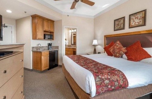 Tahoe Village Hotel | Two Kitchen-Equipped Villa w/Pools, Sauna, Sports Courts & On-Site Dining