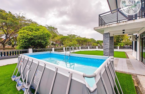 Tebrau House | Two-Nine Muslim Villa by RR JBcity