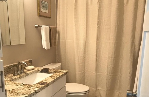 Beach Institute Cottage | Two Pineapples Cottage with Private Outdoor Space!