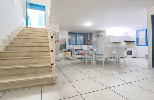 Posto Rosso House | Two-room Blue House beachfront apartment in Red Place