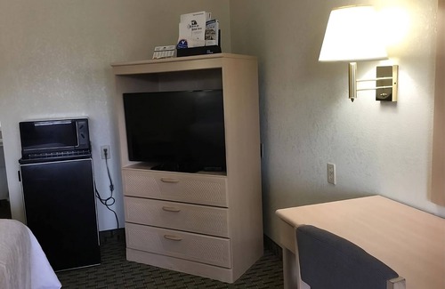 Cabot House | Two Units w/FREE Parking, FREE Breakfast! Pets are Welcome!